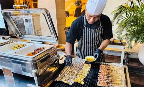 Sunset Sizzle & Grill Hadirkan Kembali Kuliner Nusantara BBQ All You Can Eat 