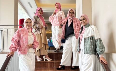 Era Krisna ‘Fashion for Hope’ Semangati Pejuang Kanker Payudara Lewat Karya Fashion
